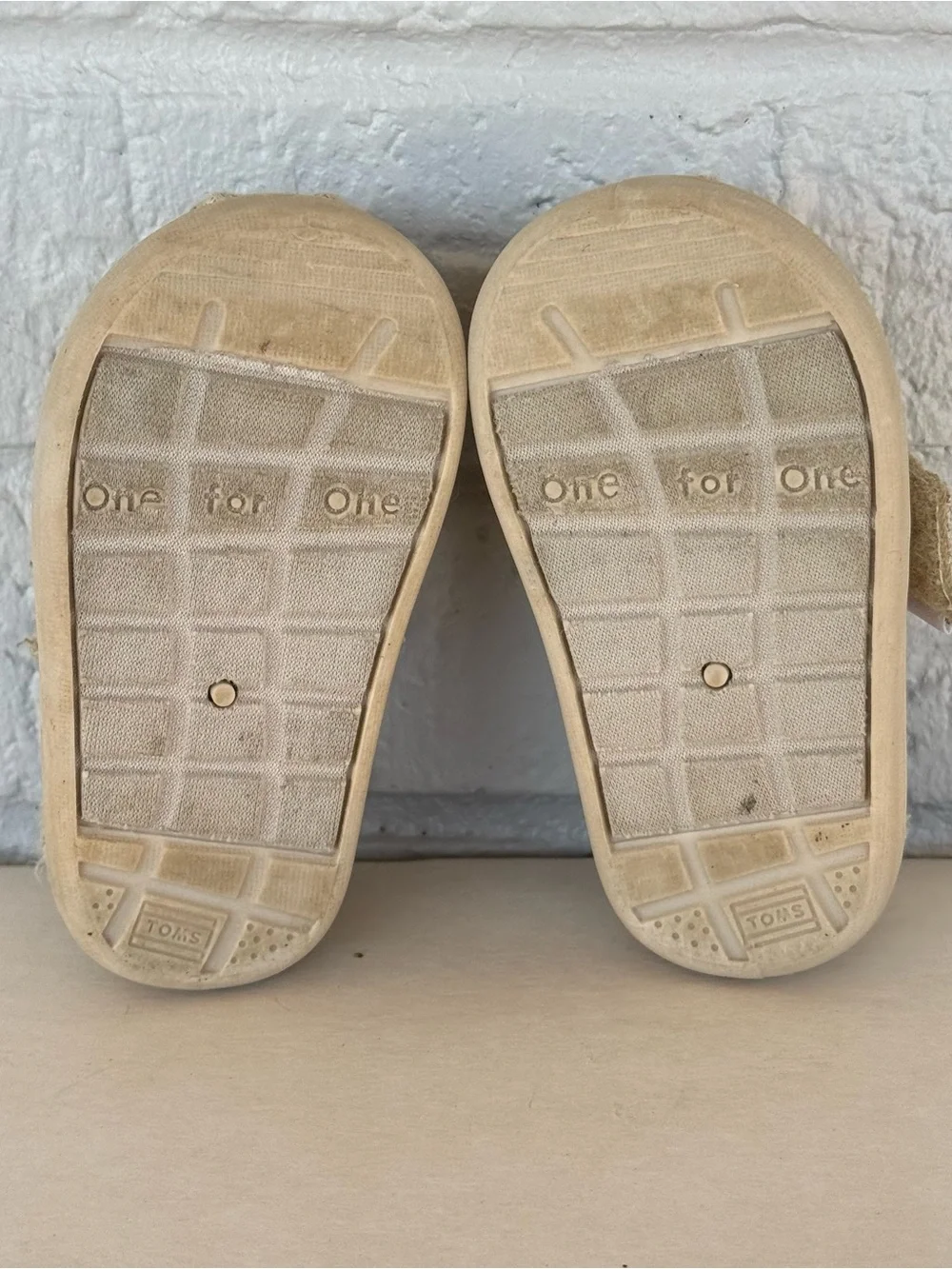 Sparkly Burlap TOMS Shoes T4